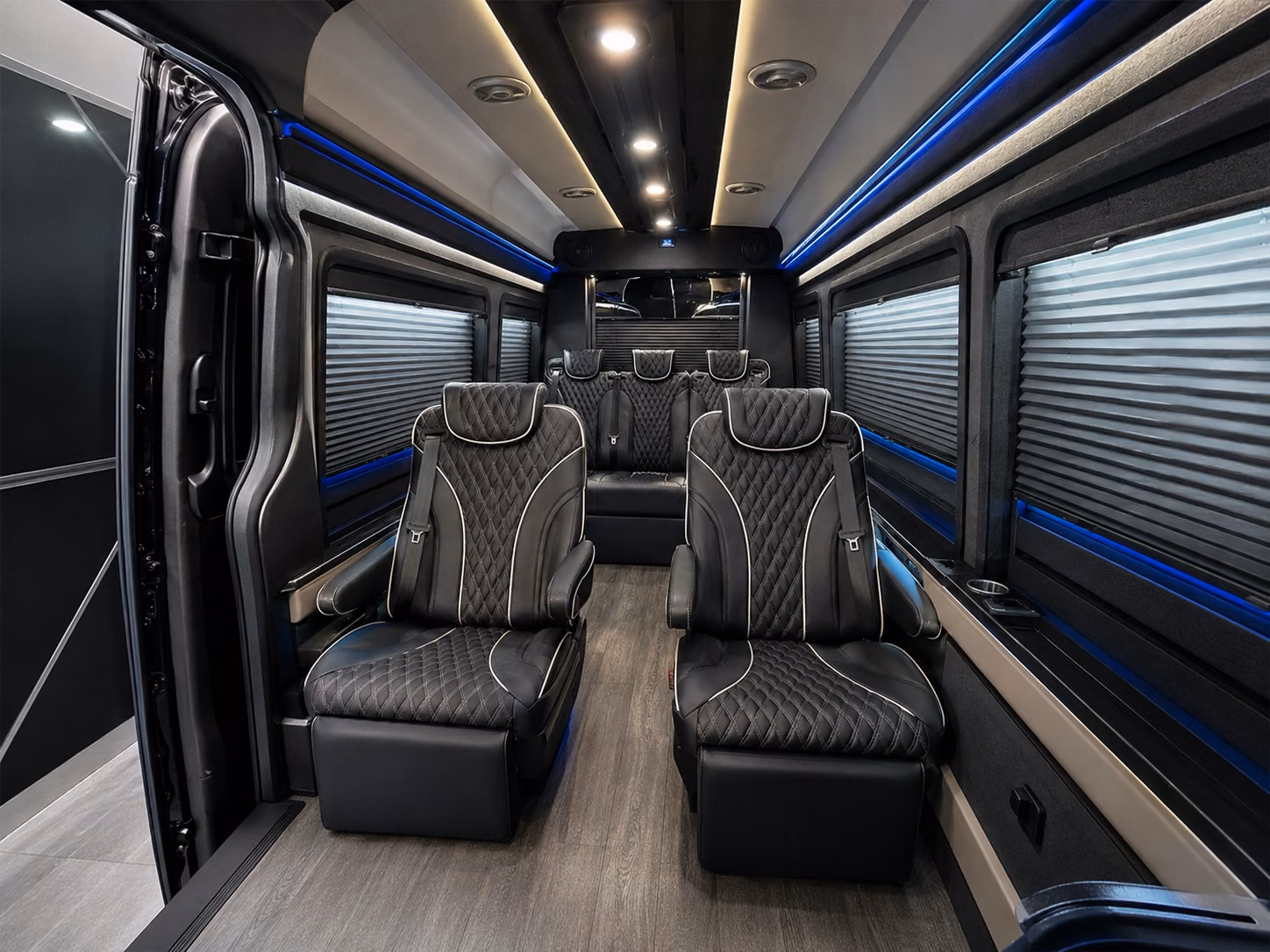 airport bus rentals for sports teams and fan groups traveling through cleveland
