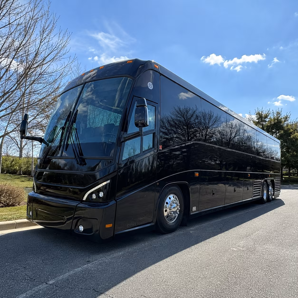 cleveland 56 passenger charter bus