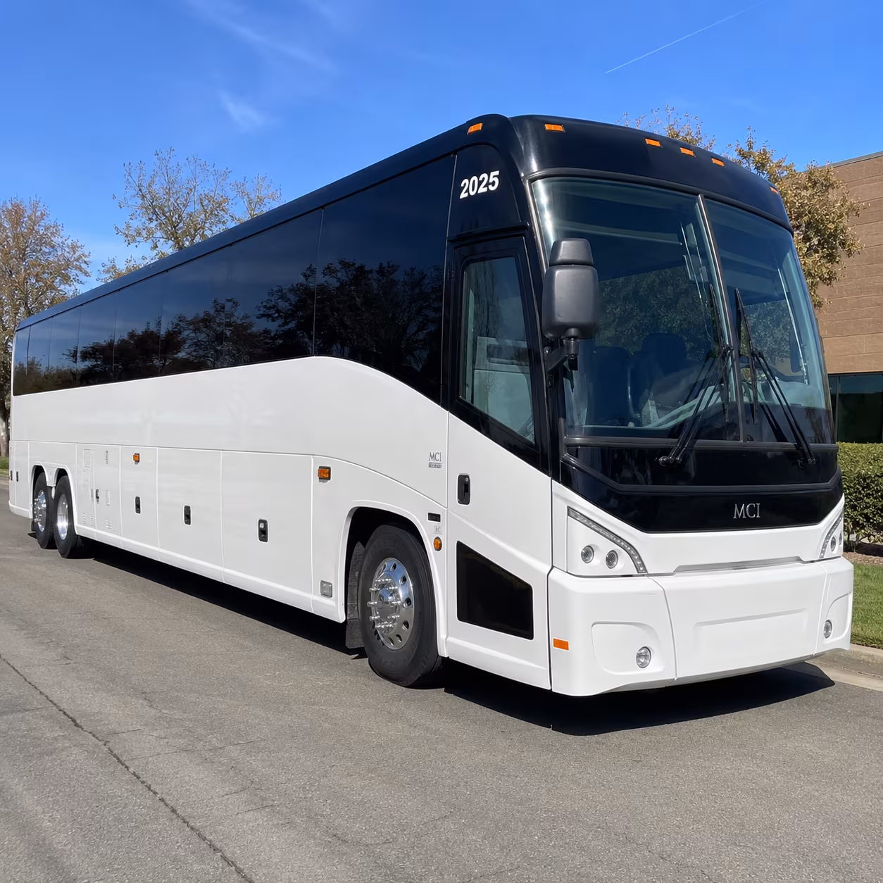 daily commuter shuttle buses for cleveland s downtown office corridor